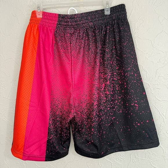 Mitchell & Ness Miami Heat Re-Take Gradient Spray Paint Swingman Shorts SIZE XXL - Picture 2 of 7